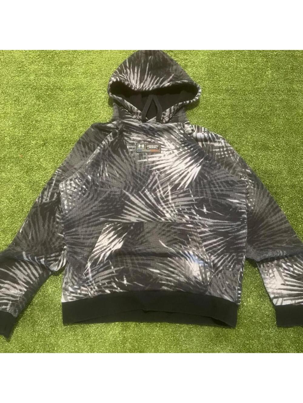 Under Armour Black & Grey Palm Tree Print Hoodie Size Medium